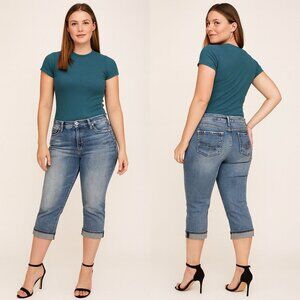 ✨ SILVER JEANS 🌸 Suki Mid-Rise Capri Denim — Size 30, Curvy Fit ✨